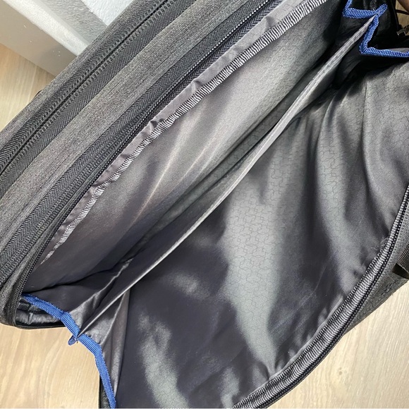 Titan Germany expandable laptop travel bag - Picture 5 of 13